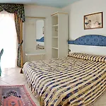 Hotel Elpiro 4*