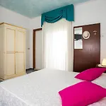 Elpiro Hotel 4*